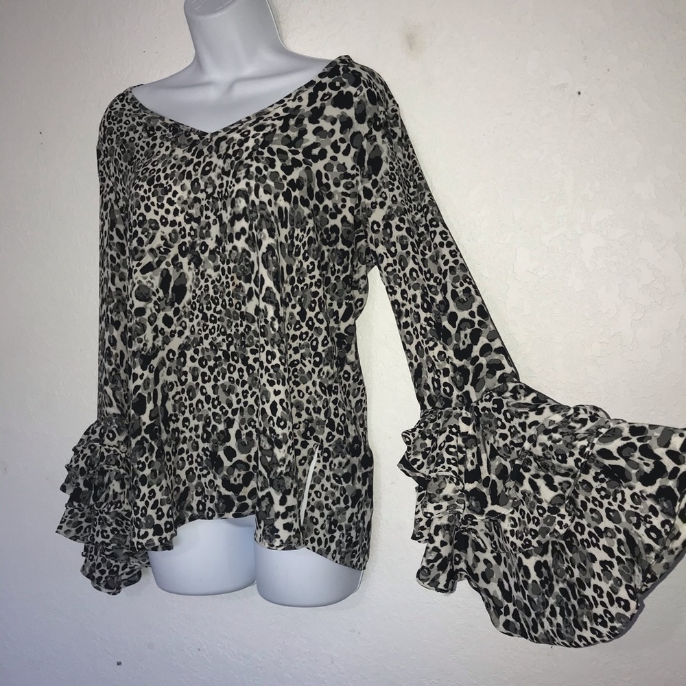 Cupio Animal Print Ruffle Sleeve Poly Top M* - Picture 2 of 7